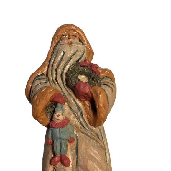 Old World Santa With Wreath Figurine 9” Christmas Decor Resin - Picture 1 of 10